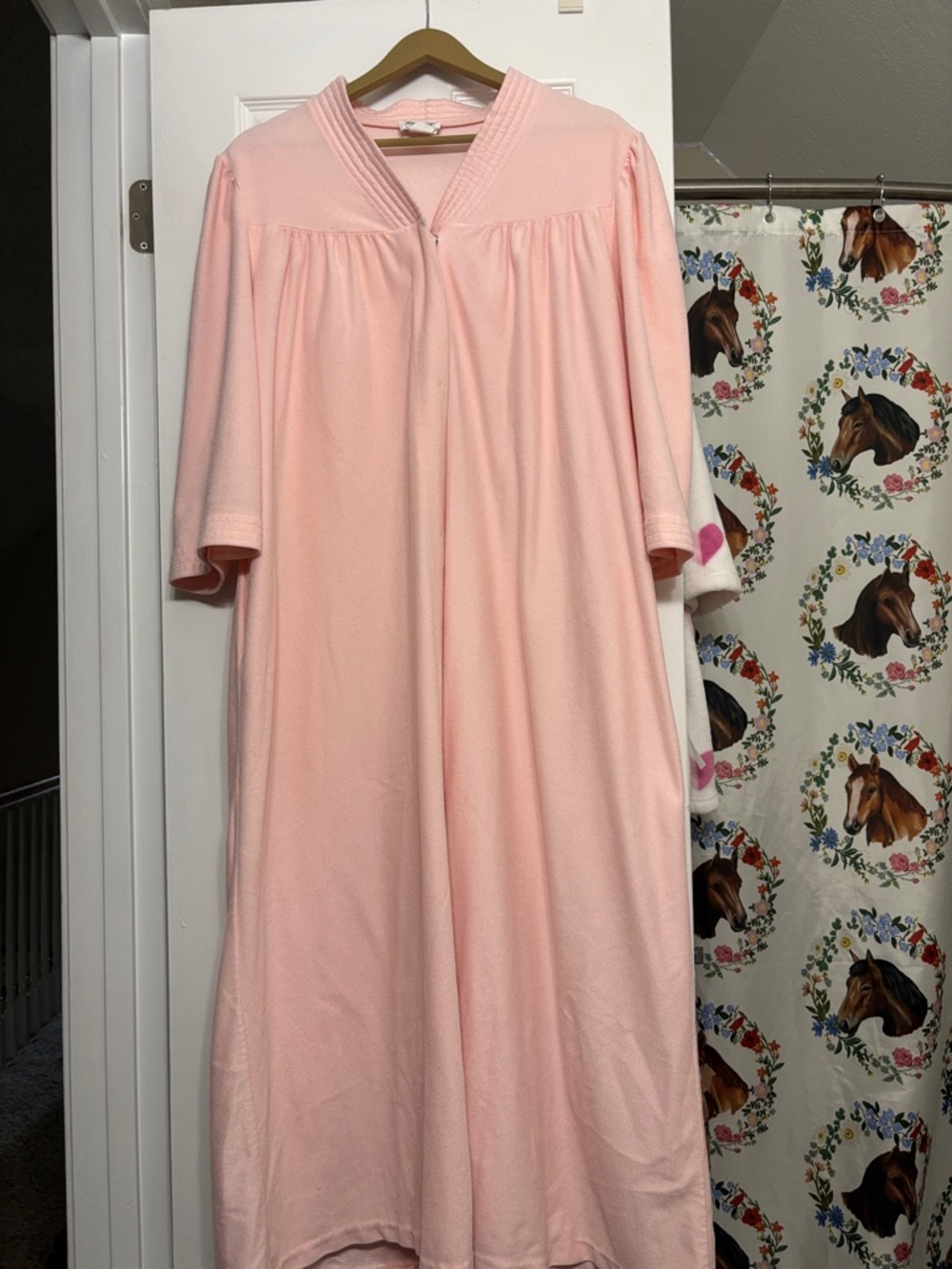 *VINTAGE* Women's Pink Cozy Short-Sleeve Nightgown